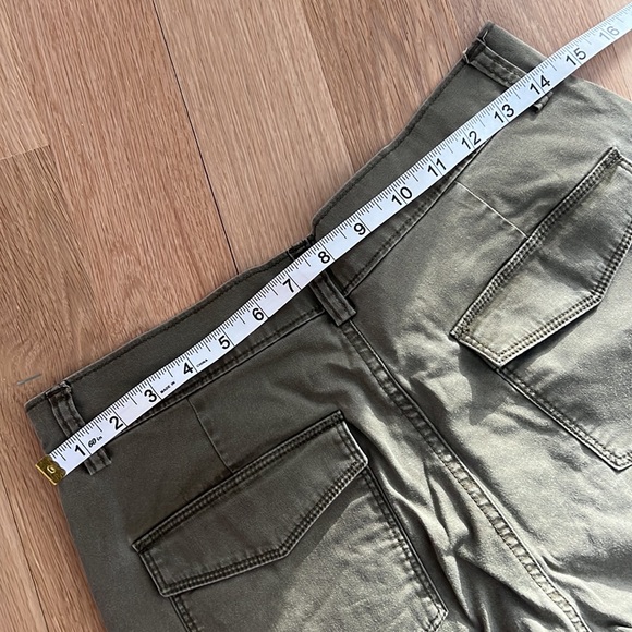 Athleta Summit Cargo Pant 4Tall *Flaw - Picture 12 of 12